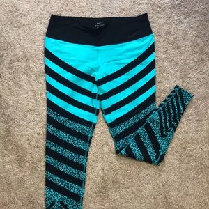 Women’s Nike DriFit 7/8 Length Legging